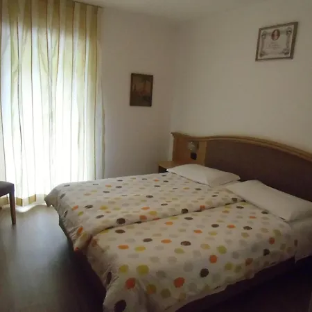 Hotell Garni Festil 2*