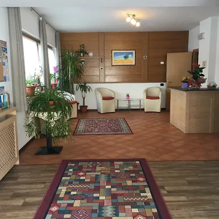 Garni Festil Hotell Campitello di Fassa